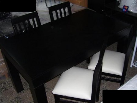 Juego de mesa + 4 sillas wenge $ 1685